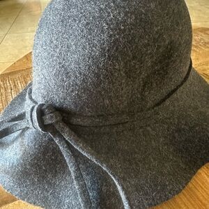 NWOT Nordstrom Womens Italy Gray Wool Floppy Brim Tassel Cloche Hat One Size